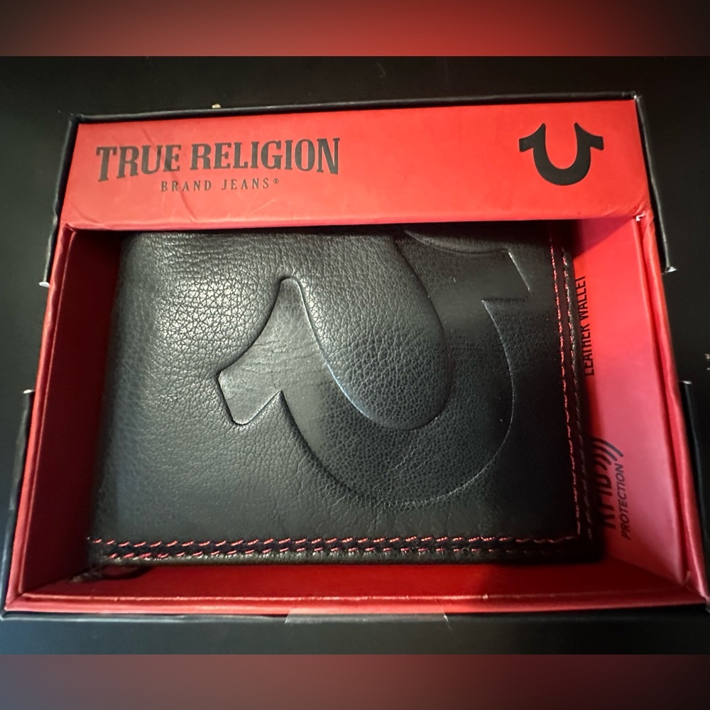 🆕True Religion Bifold Leather Wallet